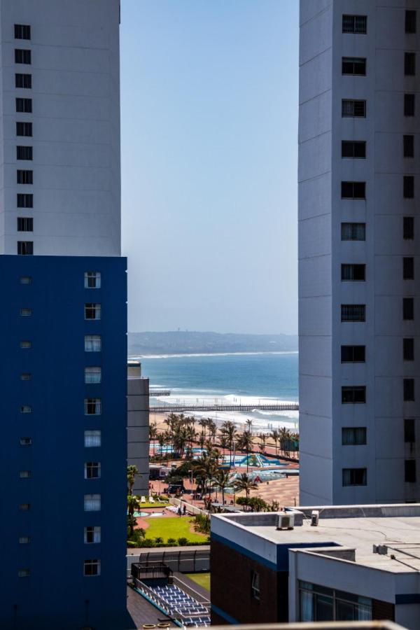 Wavecrest 1403 Apartment