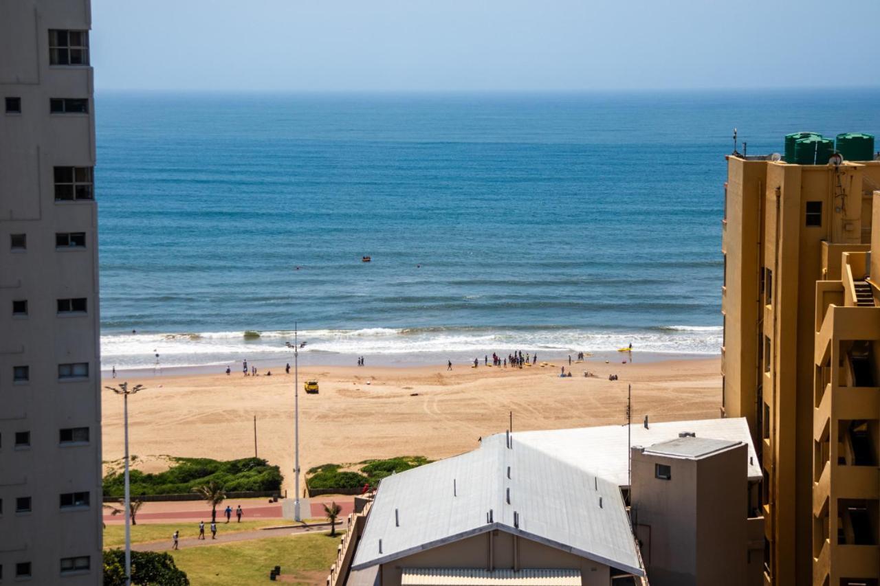 Apartment Wavecrest 1403 *