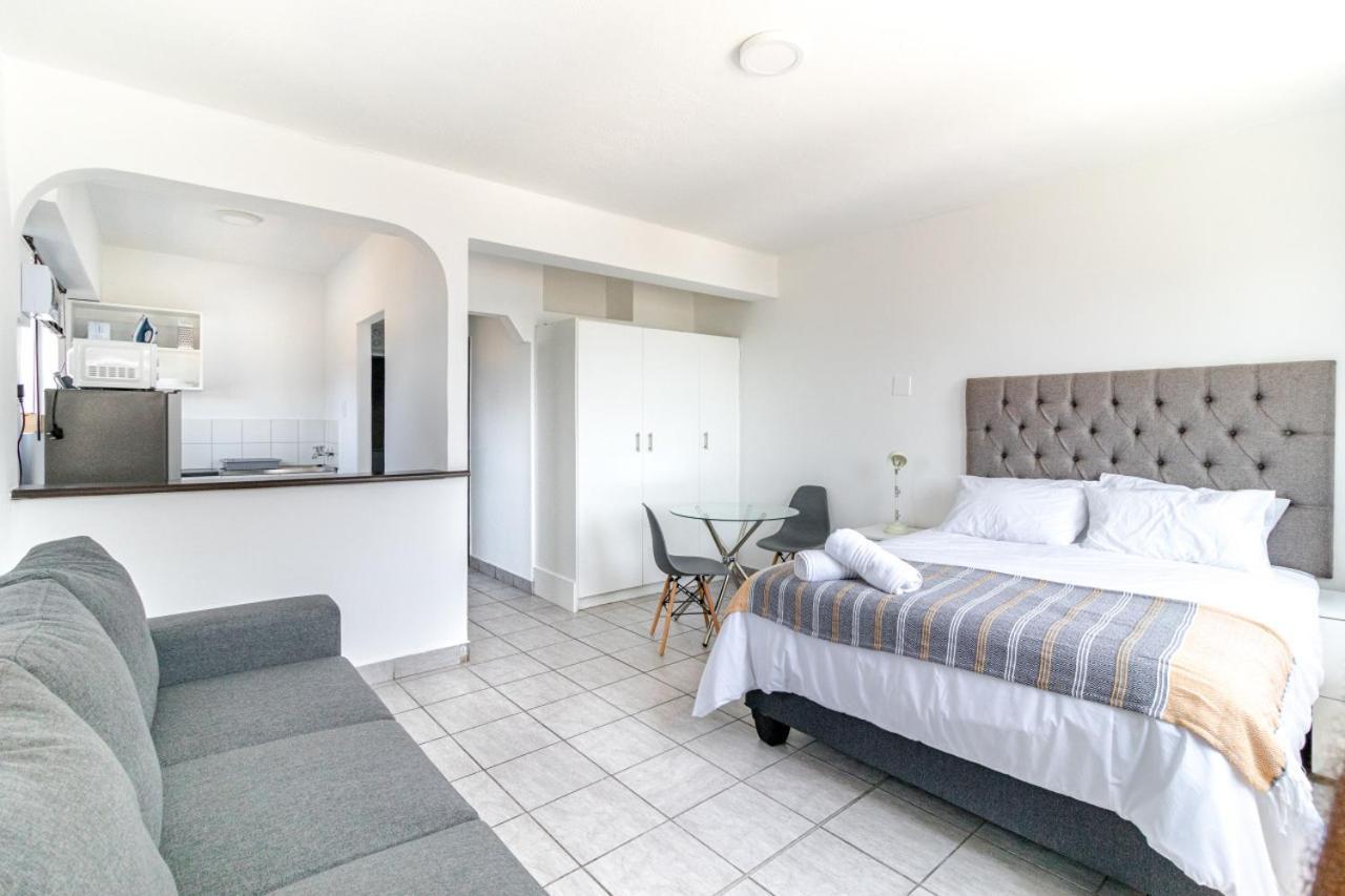 Apartment Wavecrest 1403