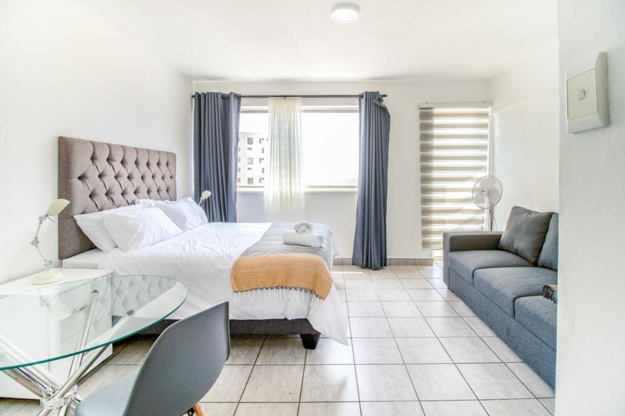 Wavecrest 1403 Apartment